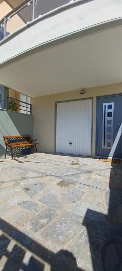 Garden V Apartment *